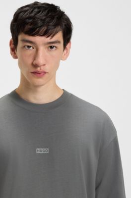 T-shirt con vestibilit&agrave; comoda in cotone con grafica con logo sulla parte posteriore, Grigio