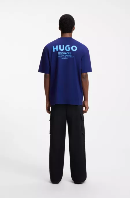 Loose-fit T-shirt in cotton with rear logo artwork