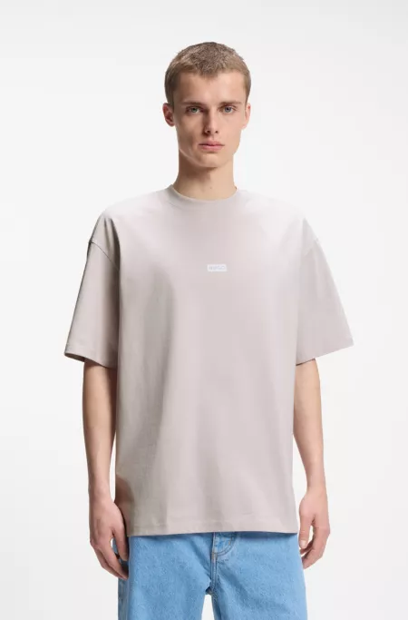 Loose-fit T-shirt in cotton with rear logo artwork