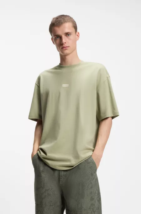 Loose-fit T-shirt in cotton with rear logo artwork