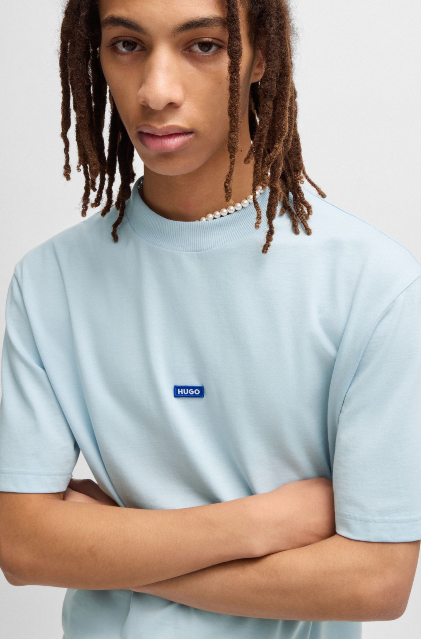Cotton-jersey T-shirt with blue logo patch, Light Blue