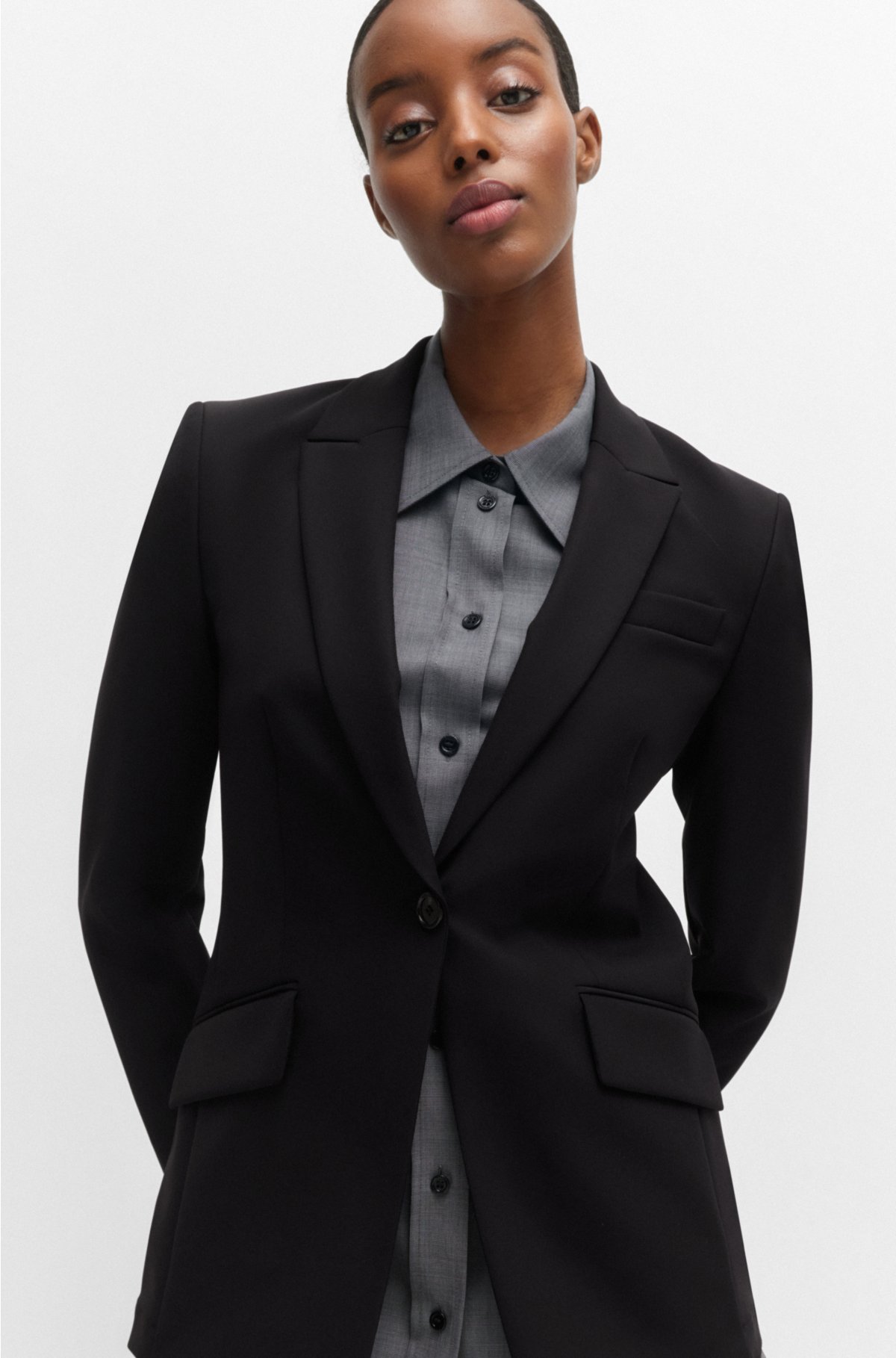 Schwarzer Damen Anzug aus Stretch-Gewebe mit steigendem Revers