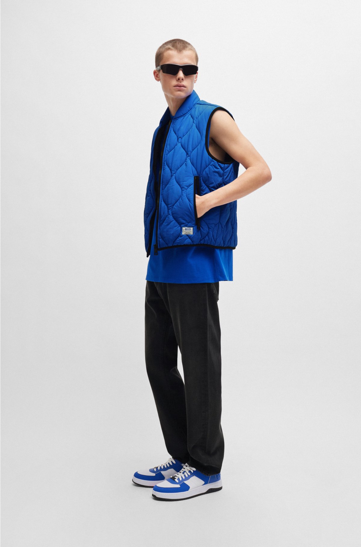 Water-repellent quilted gilet with logo patch, Blue