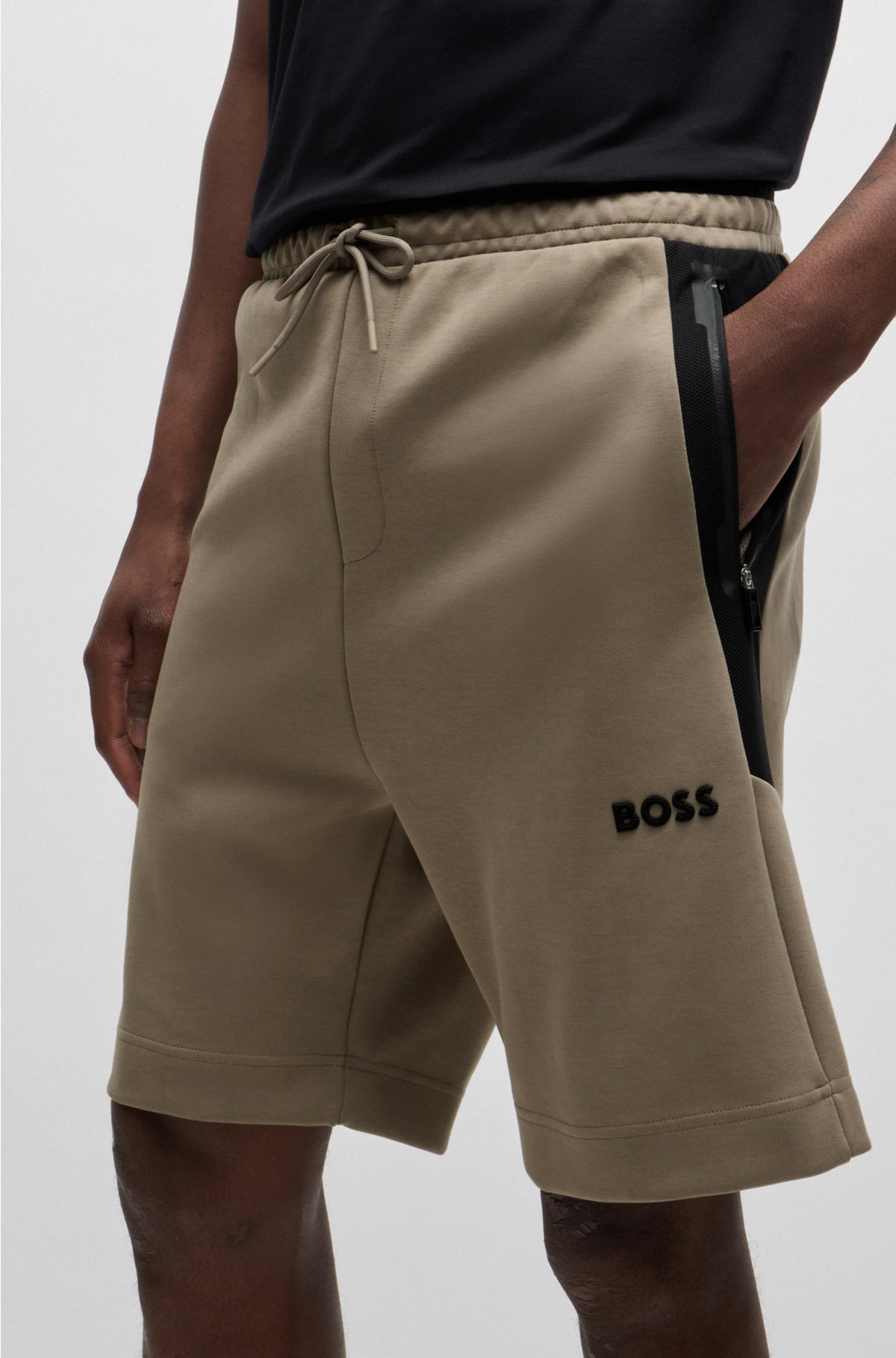 Cotton-blend shorts with 3D-moulded logo, Light Brown