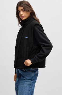 블루 로고 라벨 발수 베스트, 블랙