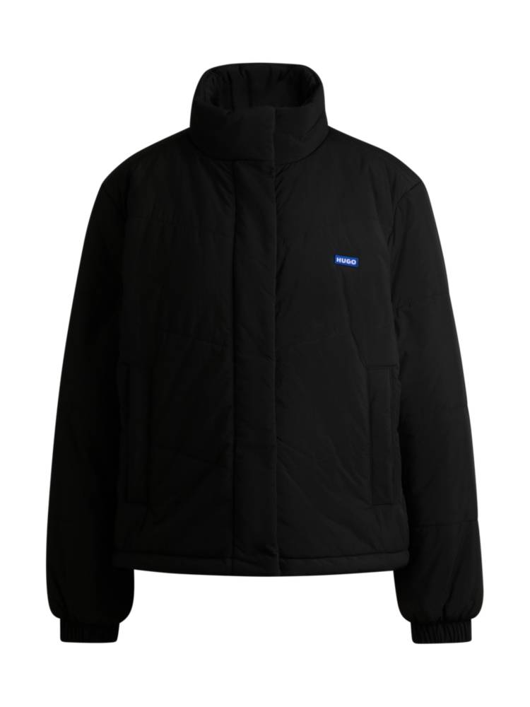 Artikel klicken und genauer betrachten! - Gerade geschnittene HUGO Steppjacke aus einem wasserabweisenden Material-Mix. Ein blaues Logo-Label und ein verstellbarer Saum zeichnen den Style aus. | im Online Shop kaufen