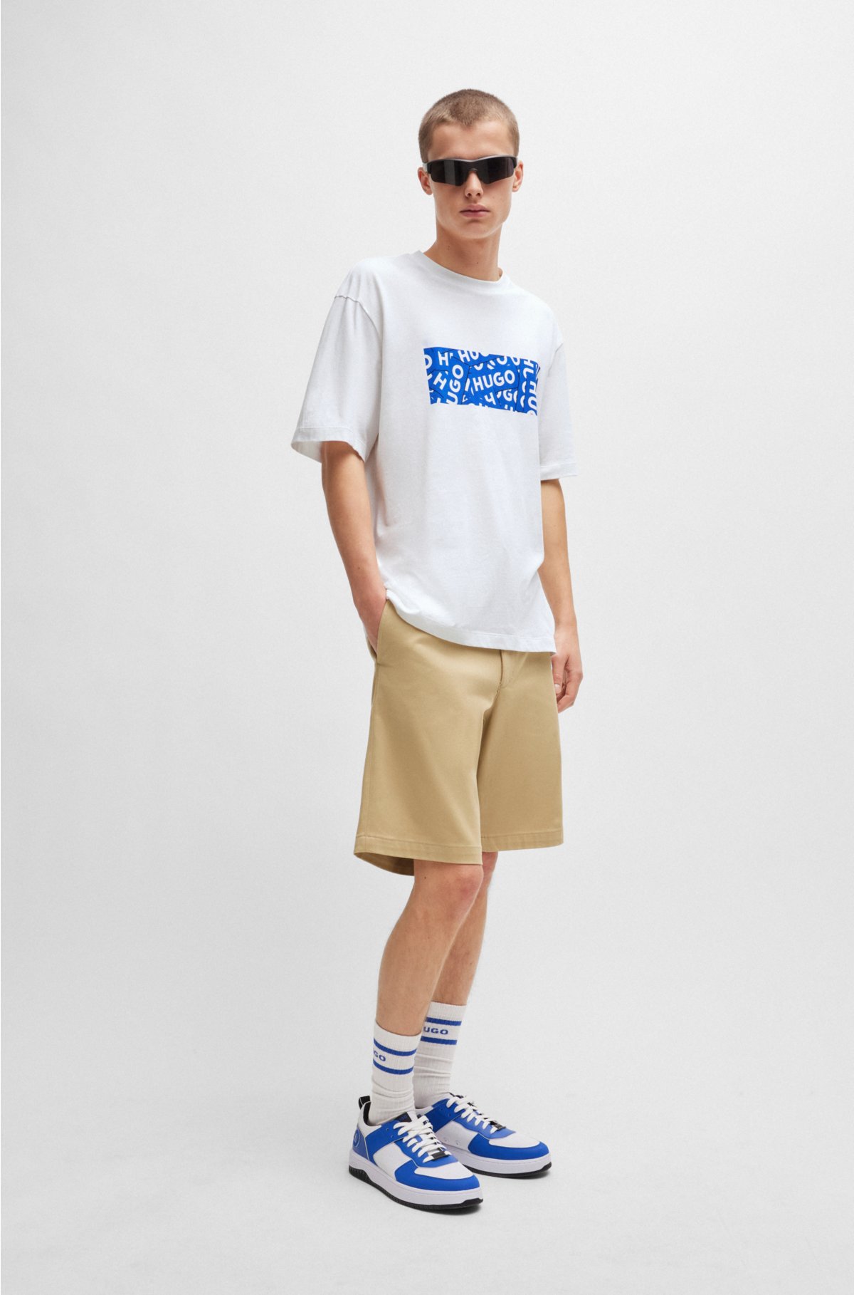 Regular-fit regular-rise shorts in cotton twill, Beige