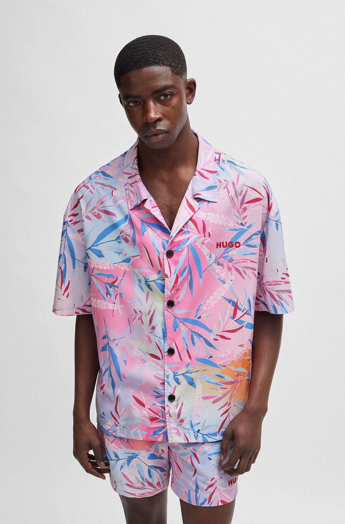 Relaxed-fit short-sleeved shirt in printed fabric, light pink