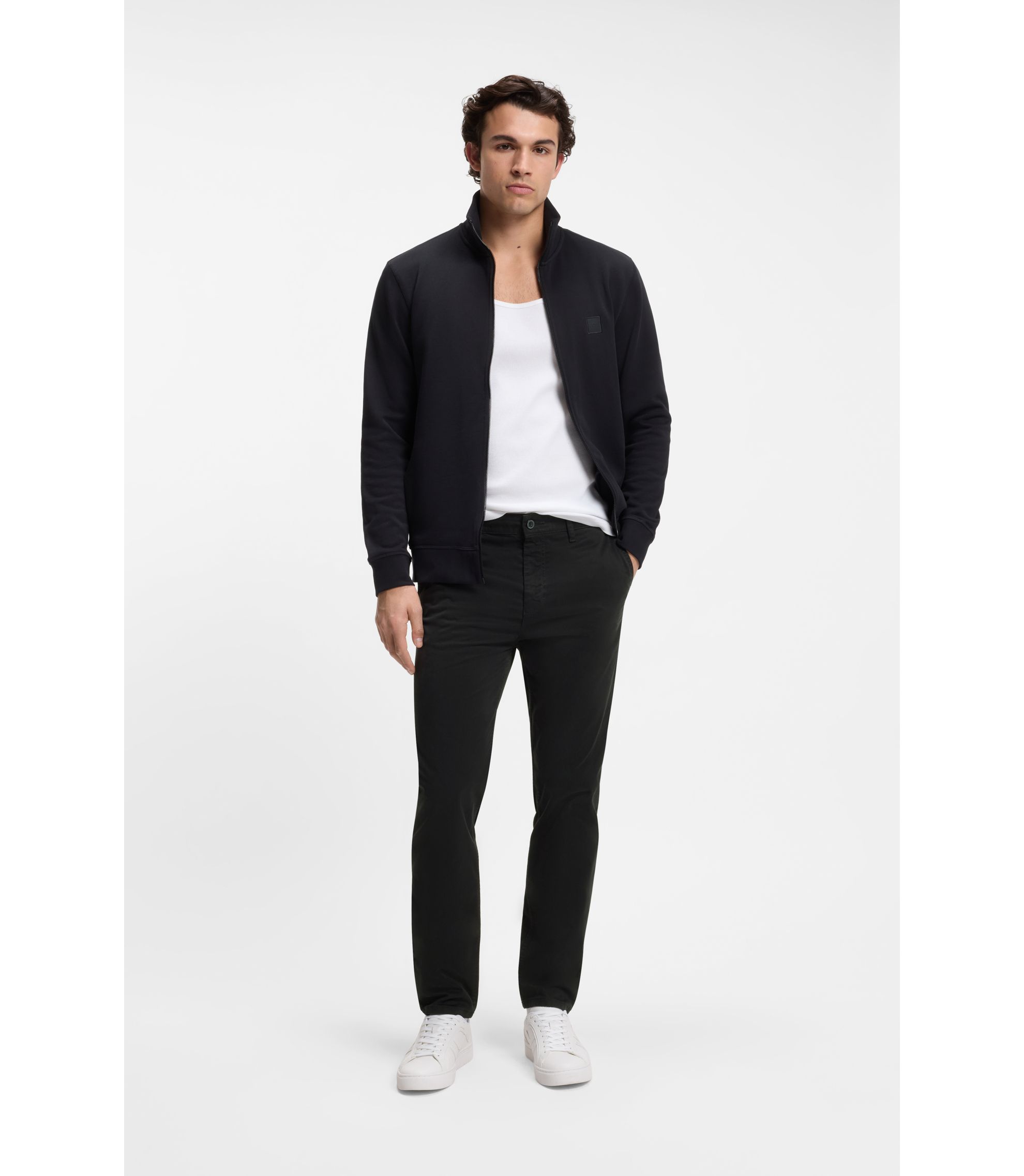 BOSS - テーパードフィットチノ ストレッチコットン サテン - ブラック