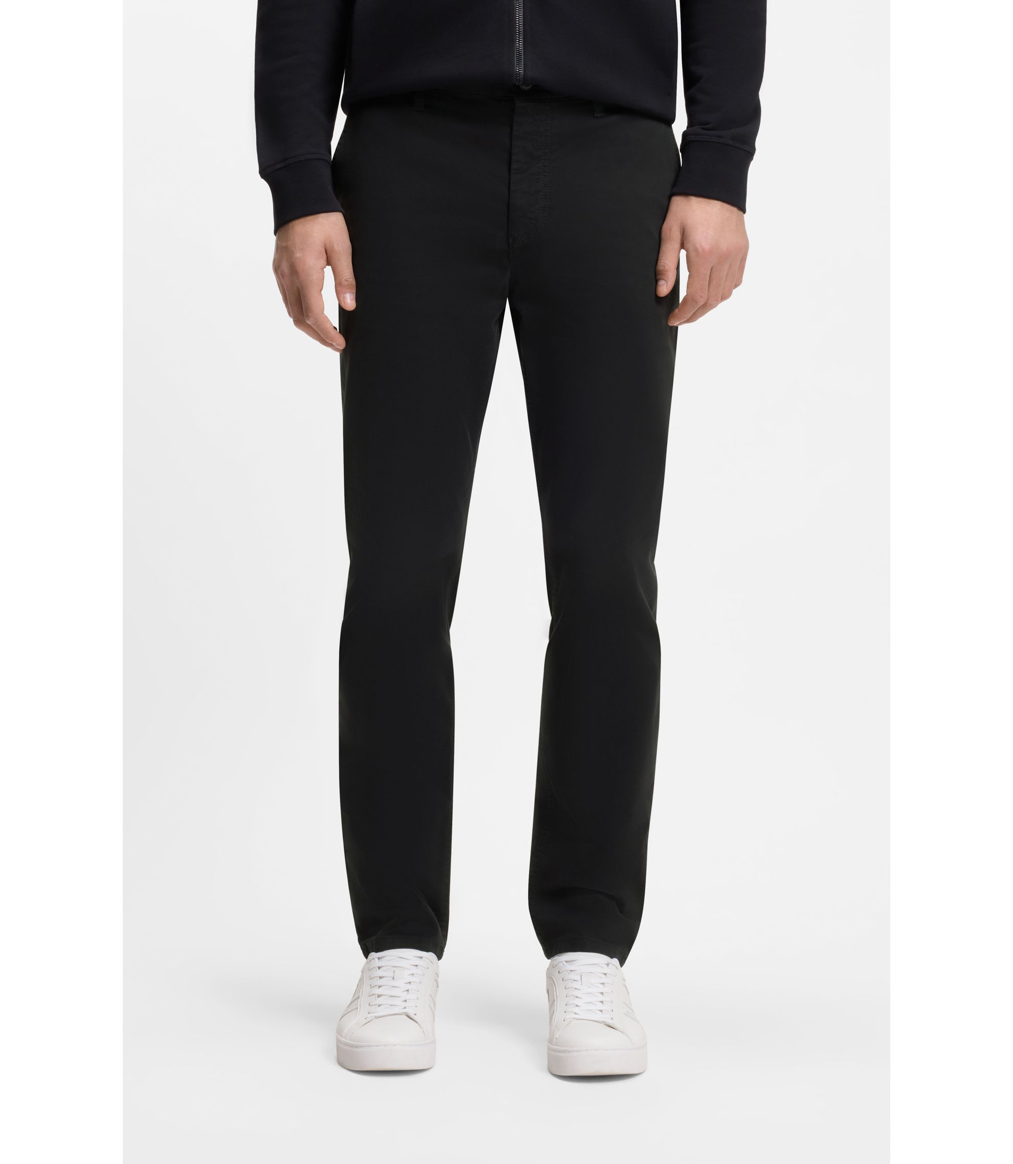 Tapered-Fit Chino aus elastischem Baumwoll-Satin