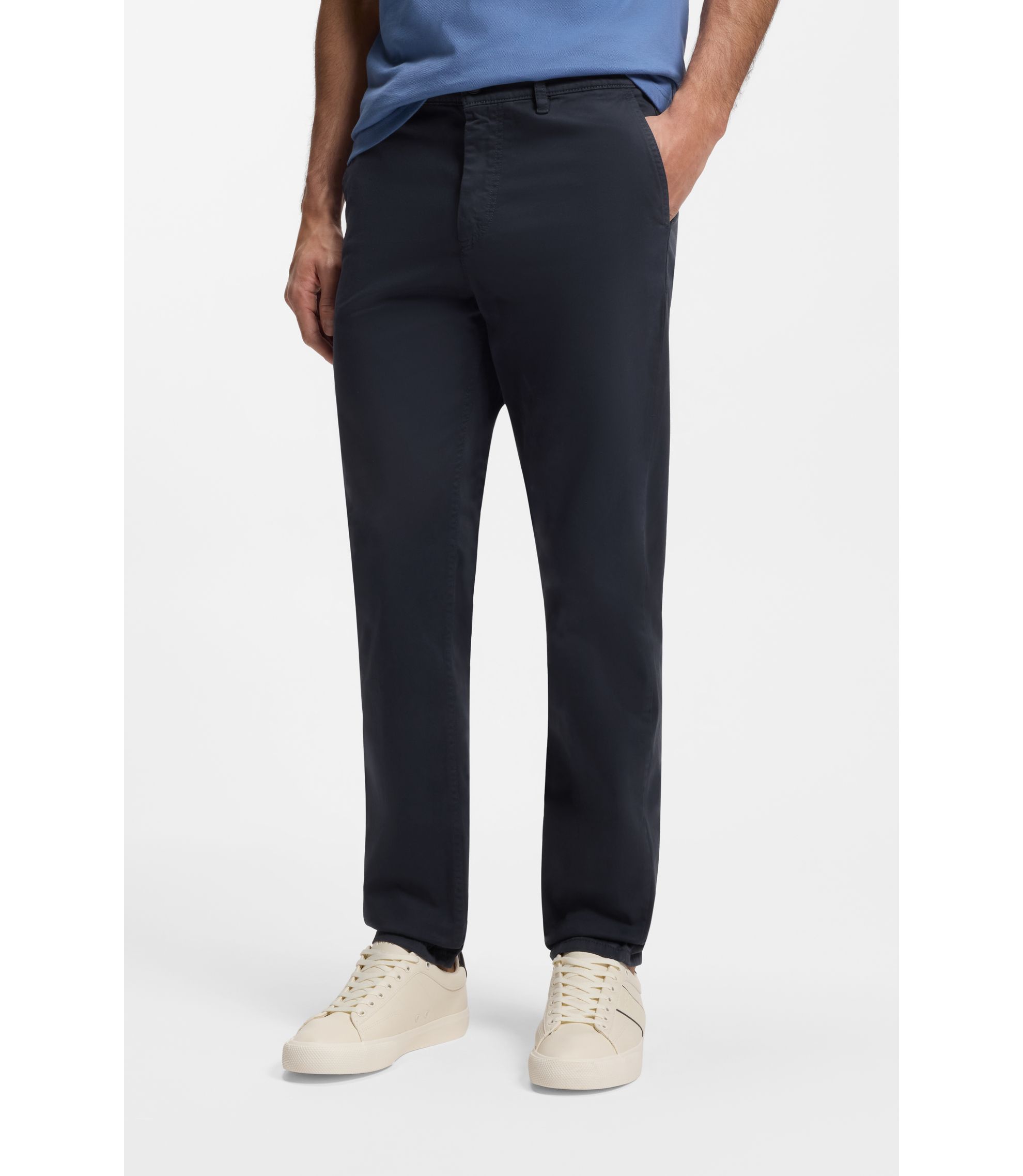 Tapered-Fit Chino aus elastischem Baumwoll-Satin