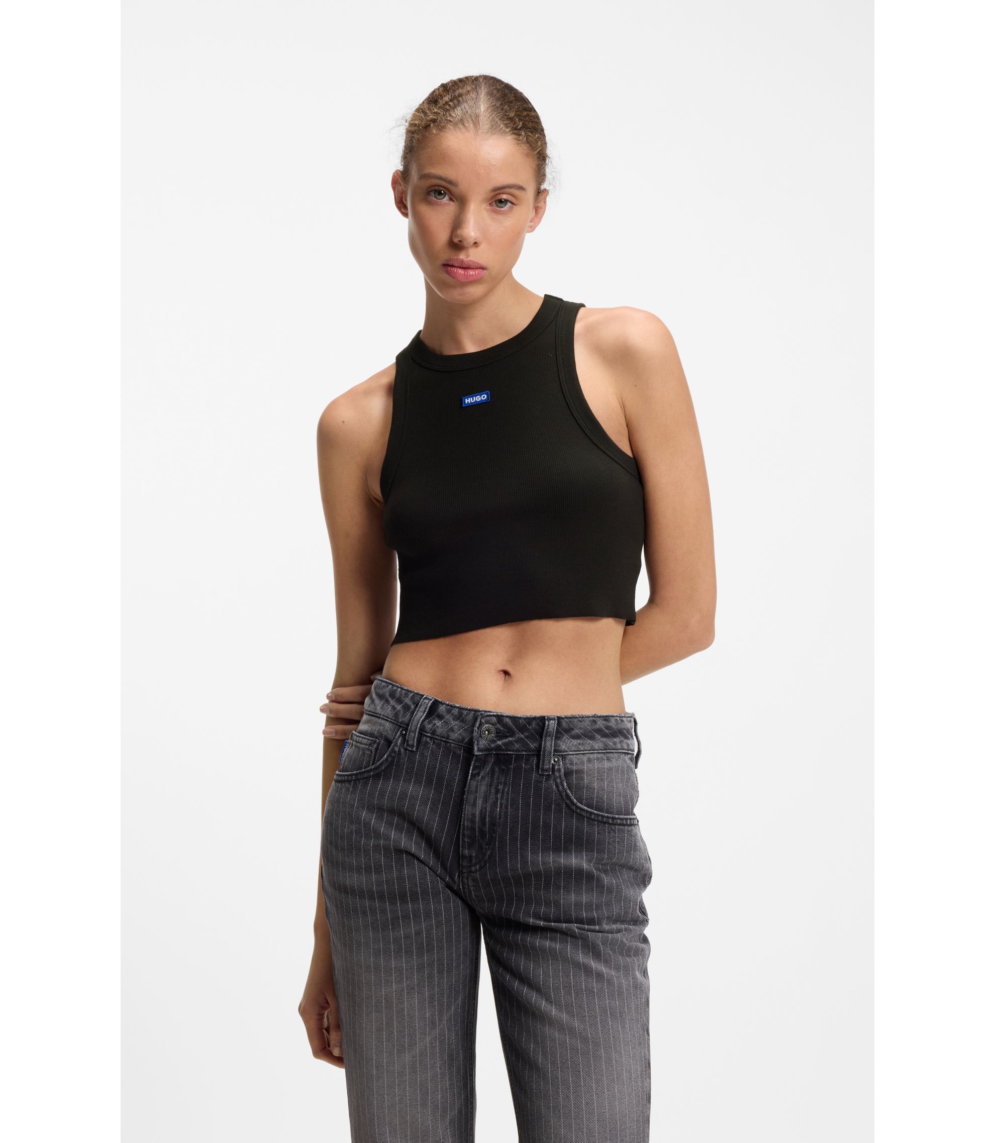 Kurz geschnittenes Tanktop aus Stretch-Baumwolle mit blauem Logo-Label