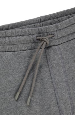 BOSS - Regular-Fit Shorts aus Baumwoll-Terry mit Logo-Aufnäher