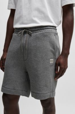 BOSS - Regular-Fit Shorts aus Baumwoll-Terry mit Logo-Aufnäher