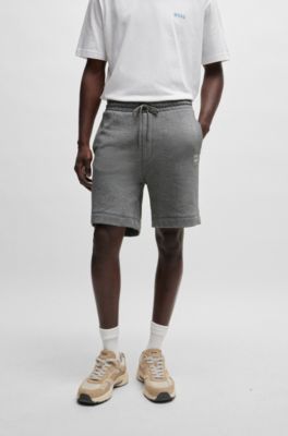 BOSS - Regular-Fit Shorts aus Baumwoll-Terry mit Logo-Aufnäher