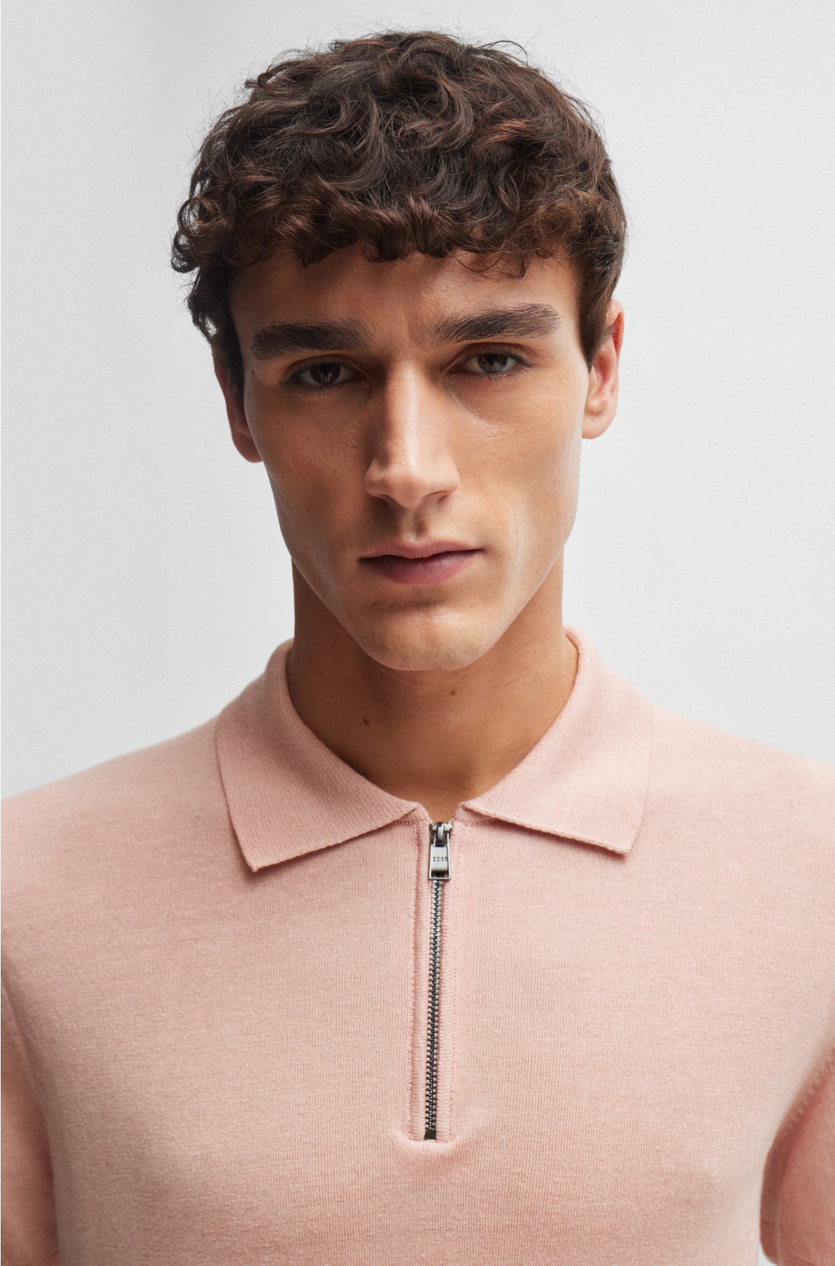 Zip-neck polo sweater in a linen blend, light pink