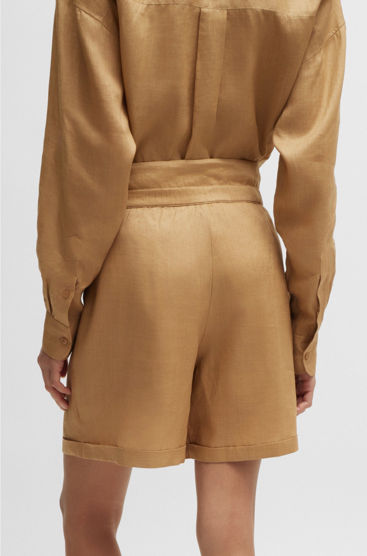 Regular-fit paperbag shorts in ramie canvas, Light Brown