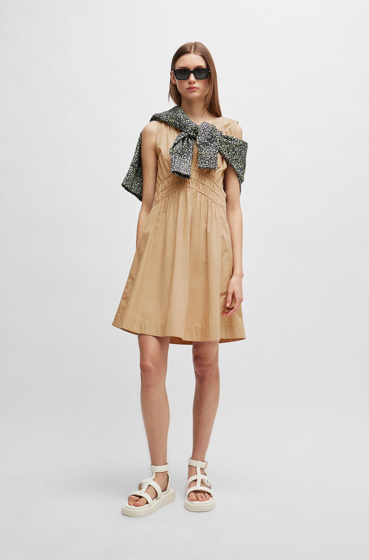 Elasticated-waist slim-fit dress in cotton poplin, Light Brown