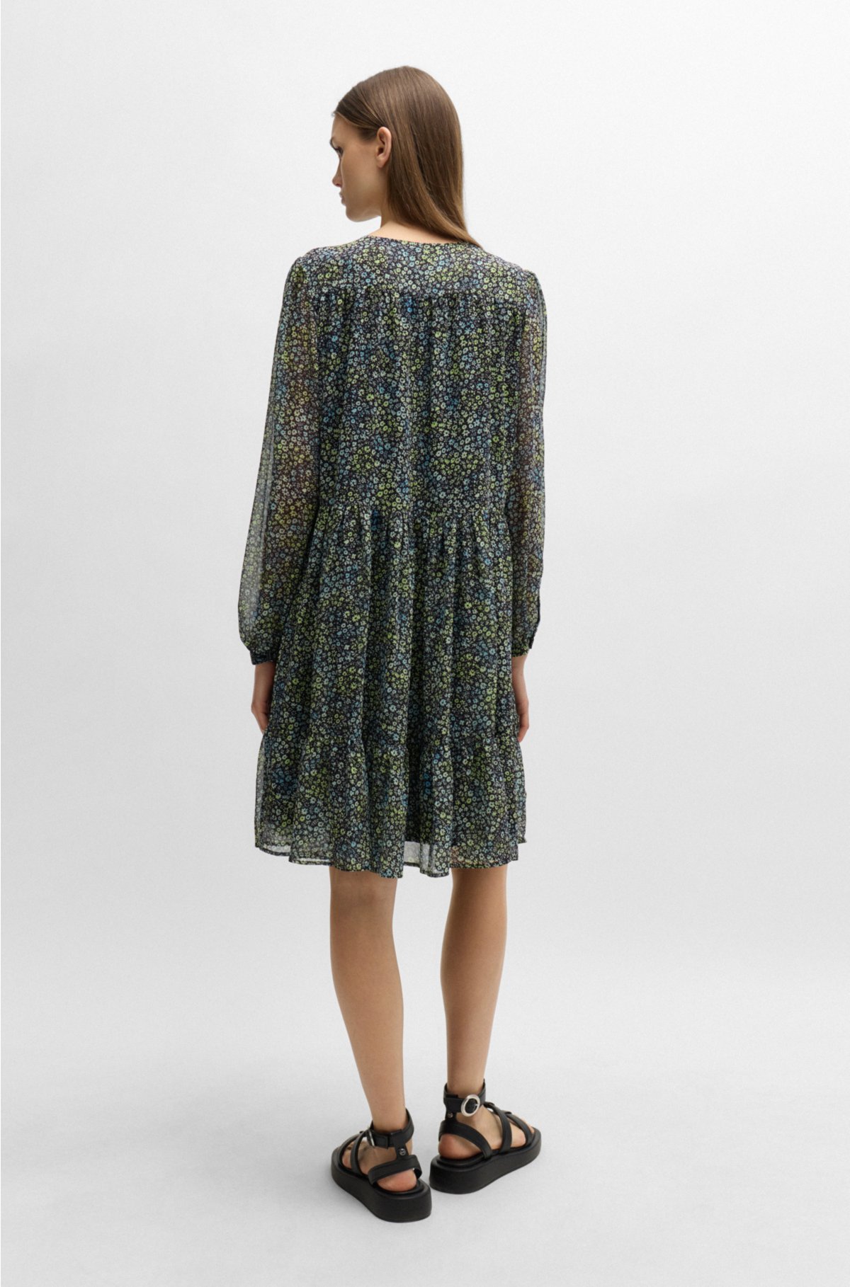 Crepe-Georgette long-sleeved dress with seasonal print, Patterned