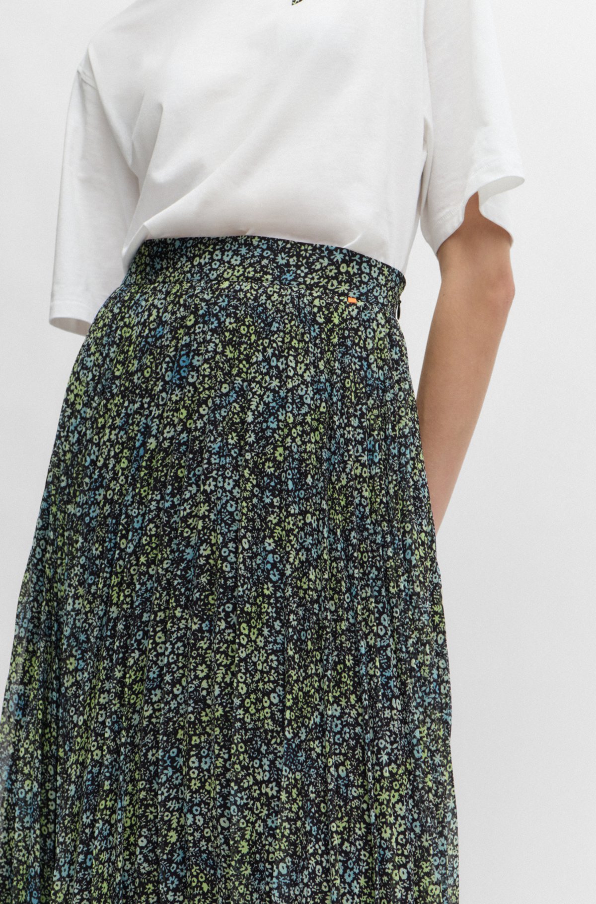 Printed plissé skirt in crepe Georgette, Green Patterned