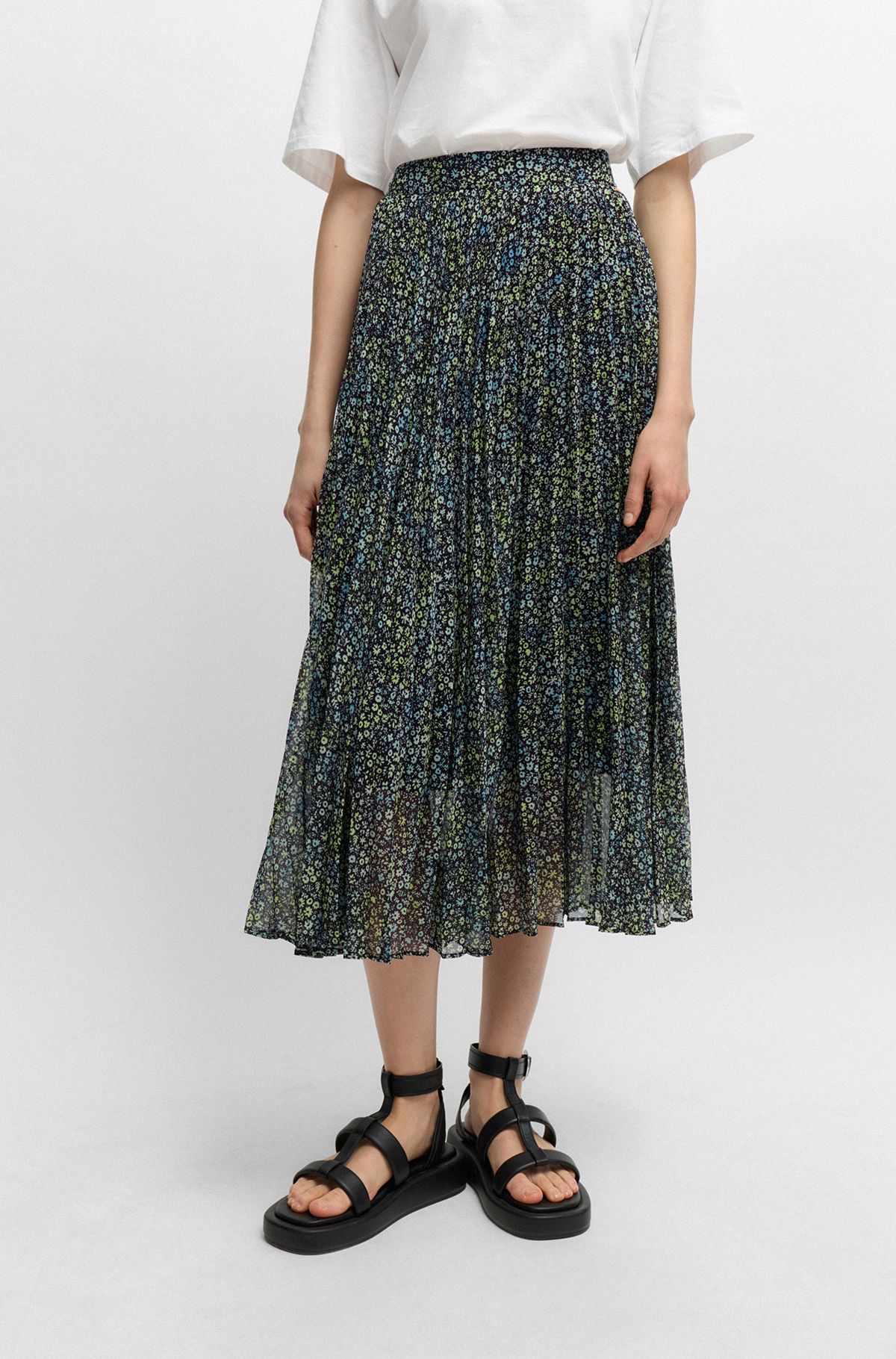 Printed plissé skirt in crepe Georgette, Patterned