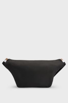 Strukturierte G&uuml;rteltasche mit kontrastfarbenem Logo, Schwarz