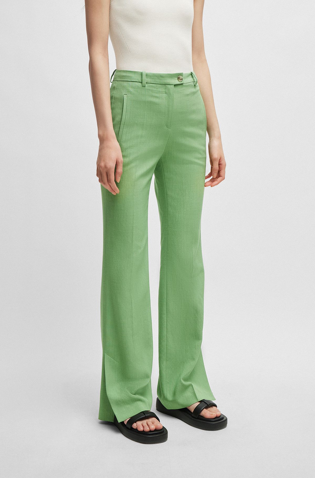 Slim-Fit Hose aus Stretch-Material mit ausgestelltem Bein, Grün