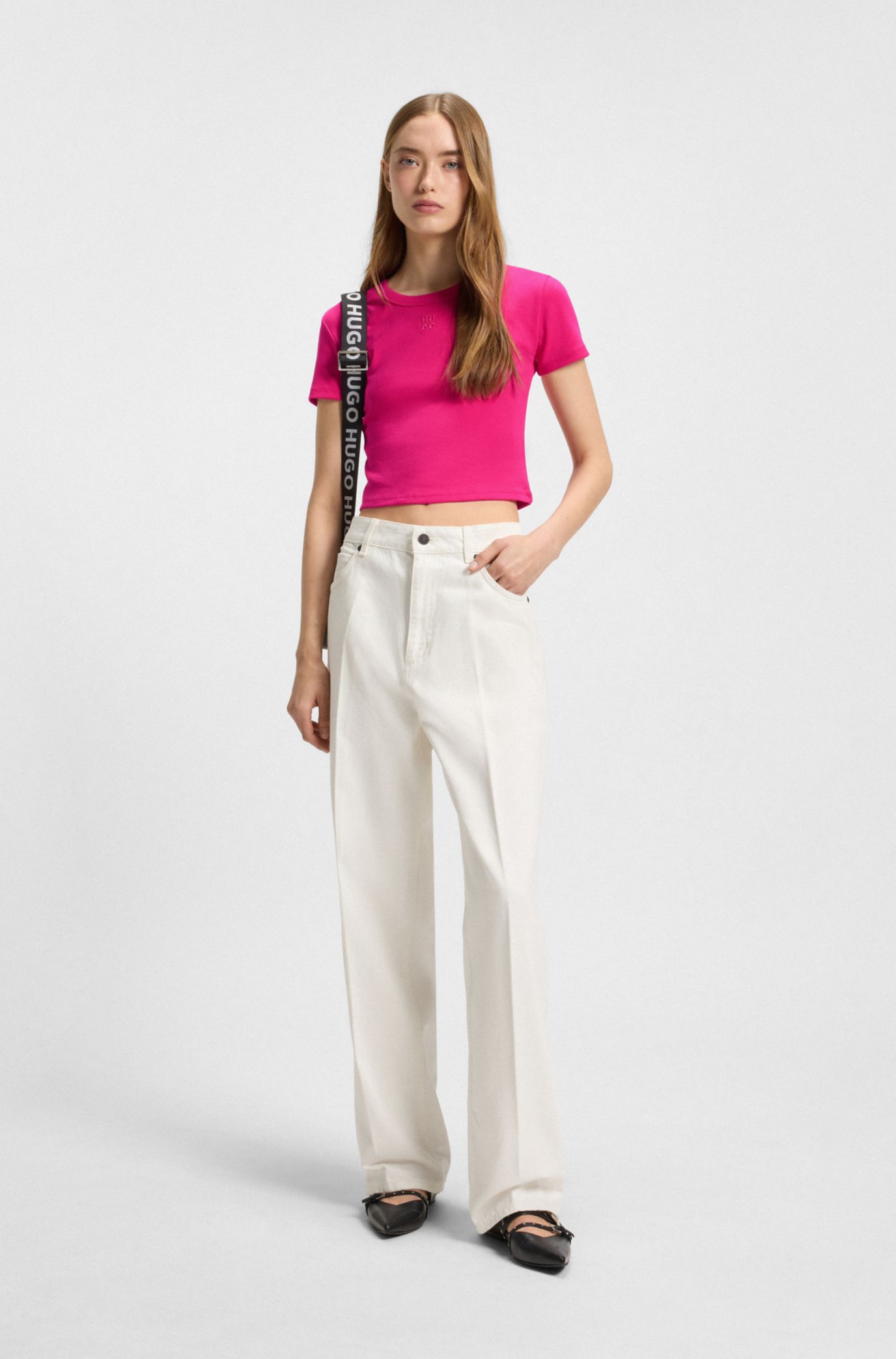 Slim fit t-shirt i bomullsblandning med broderad logga, Rosa