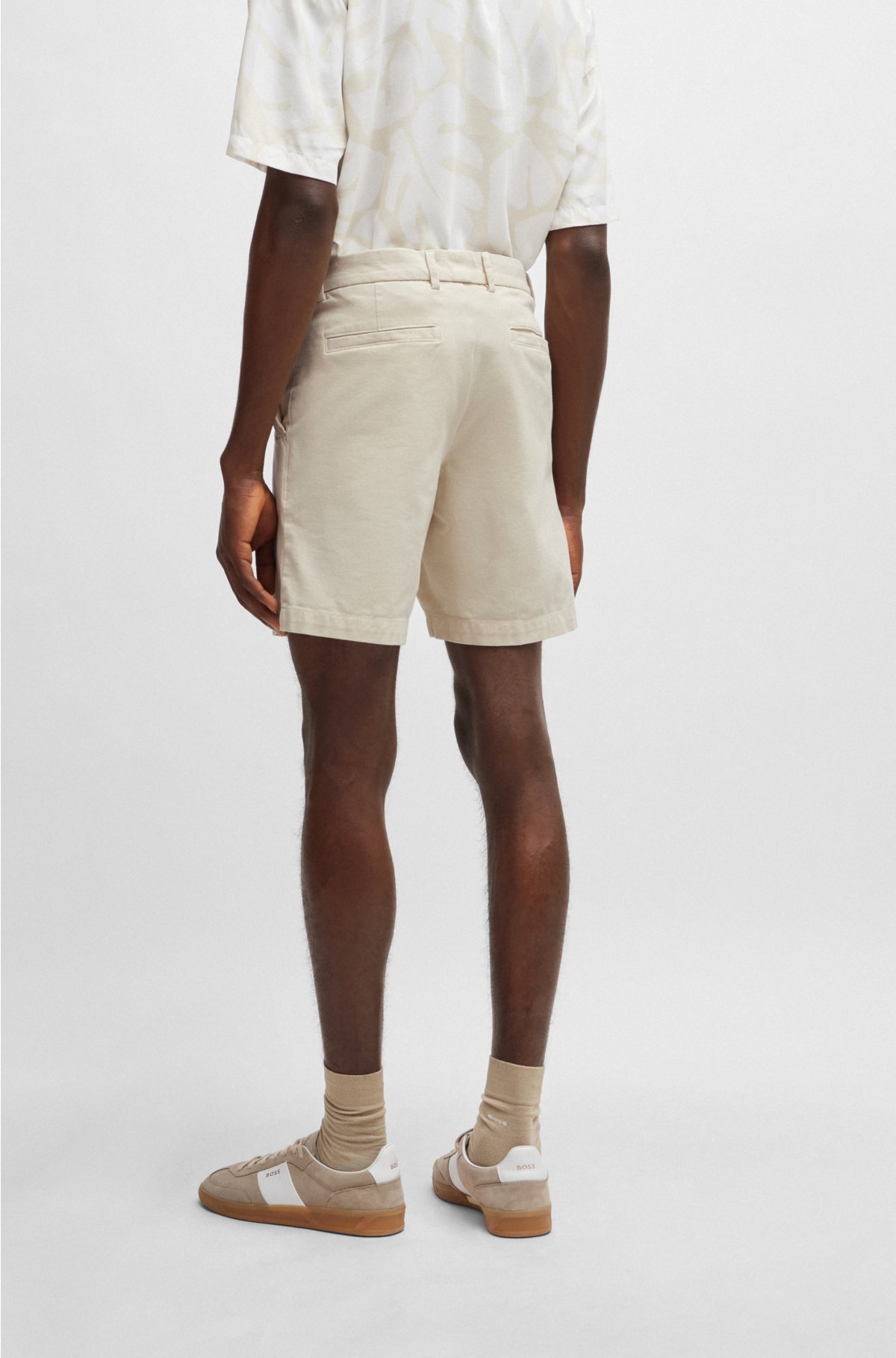 Regular-fit regular-rise shorts in stretch cotton, Natural