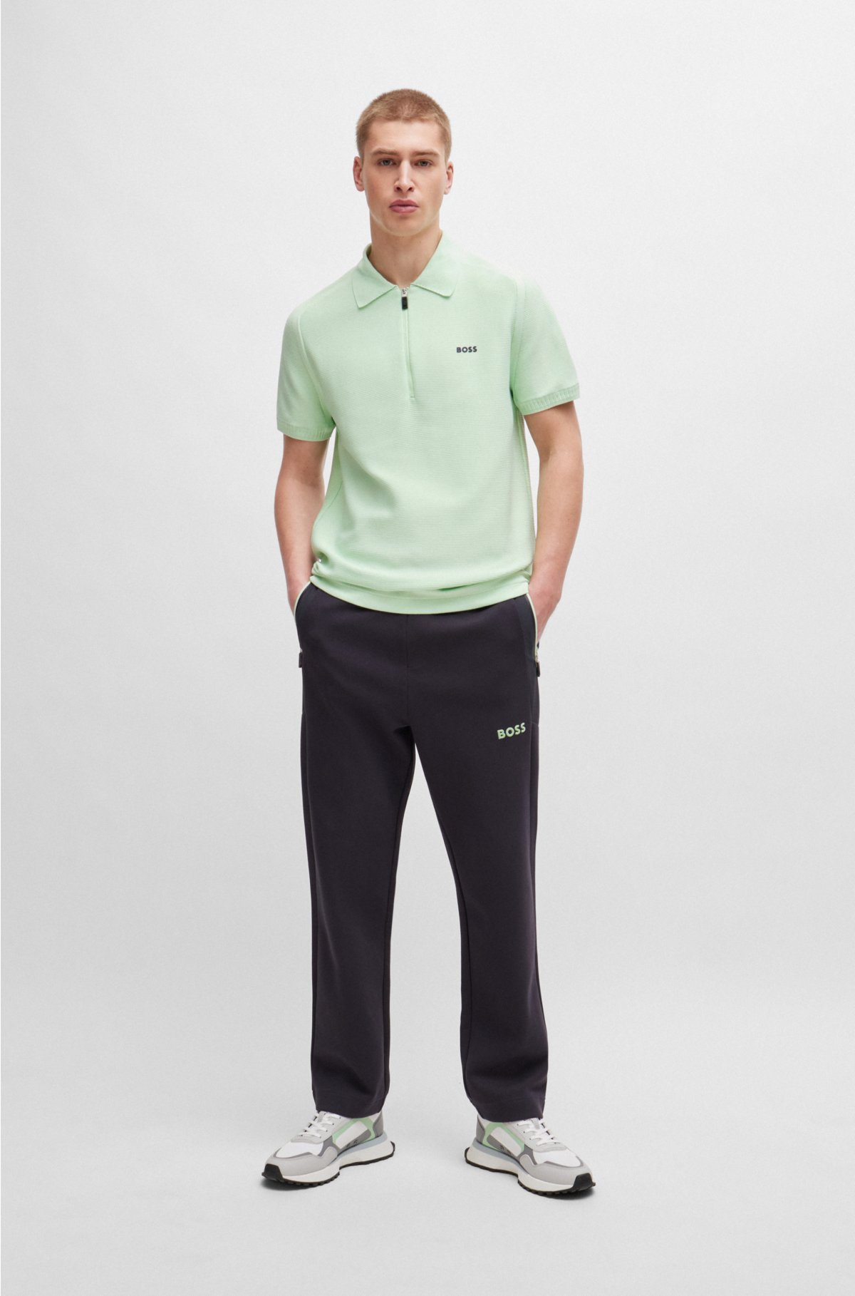 Short-sleeved zip-neck polo sweater with logo detail, Light Green