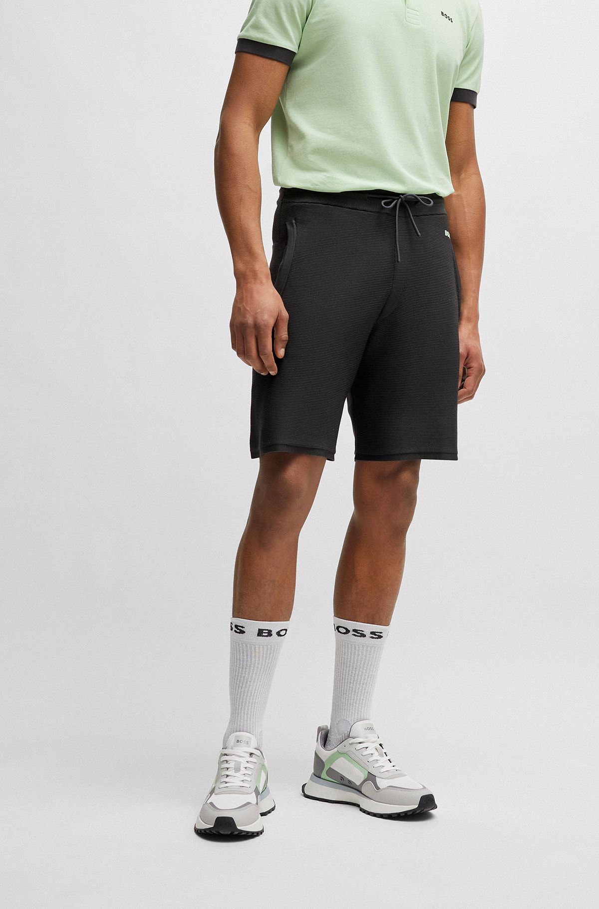 Shorts regular fit de tejido elástico con detalle de logo, Gris oscuro