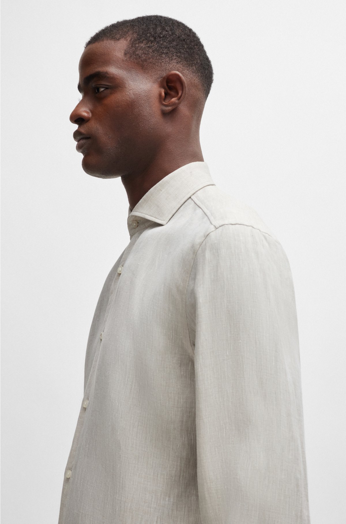 Slim-fit shirt in linen with spread collar, Light Grey