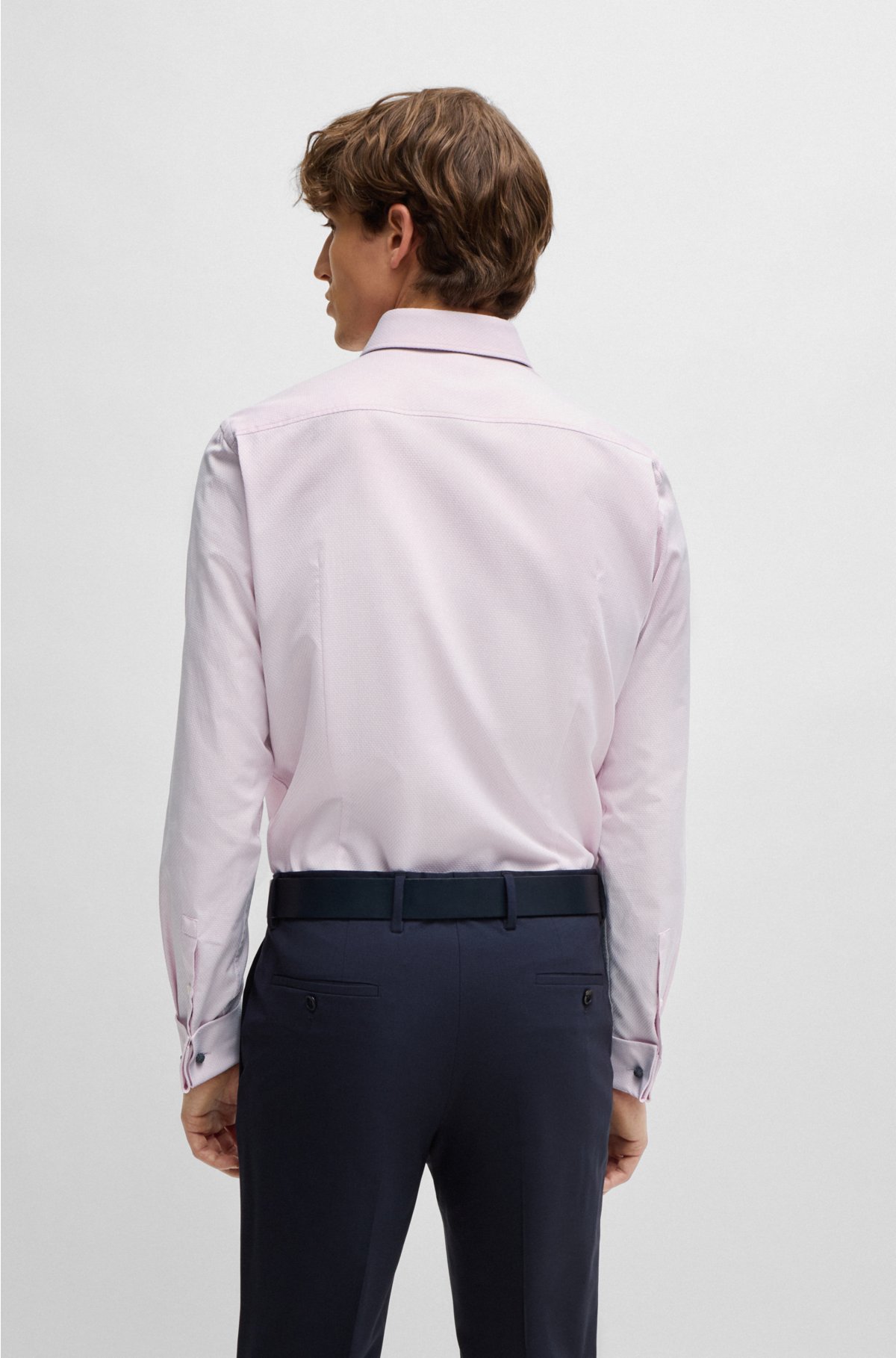 Slim-fit shirt in structured cotton with spread collar, light pink