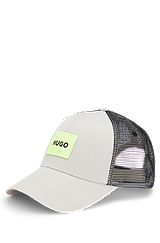 Twill trucker cap with logo label and snap back closure, Light Grey