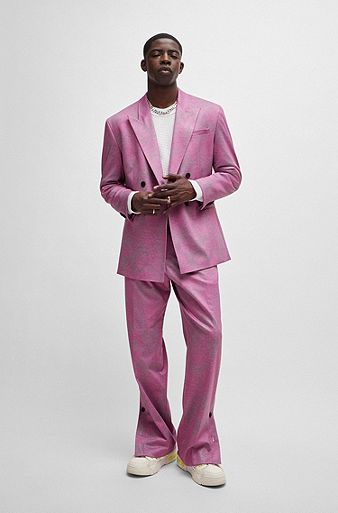 Stylish Pink Suit for a Trendy Look