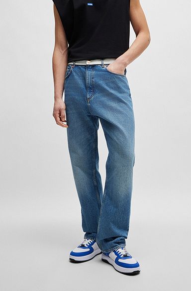 Jeans aus mittelblauem Denim mit Logo-Tape am Bund, Blau