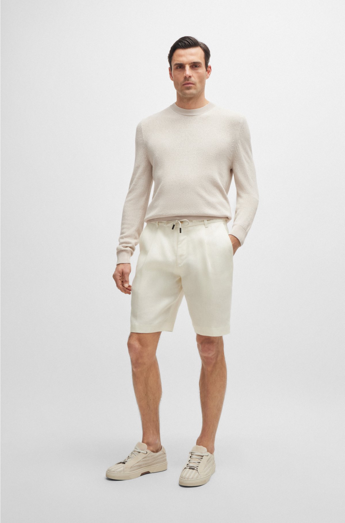 Herringbone-linen shorts with front pleats and drawcord, White