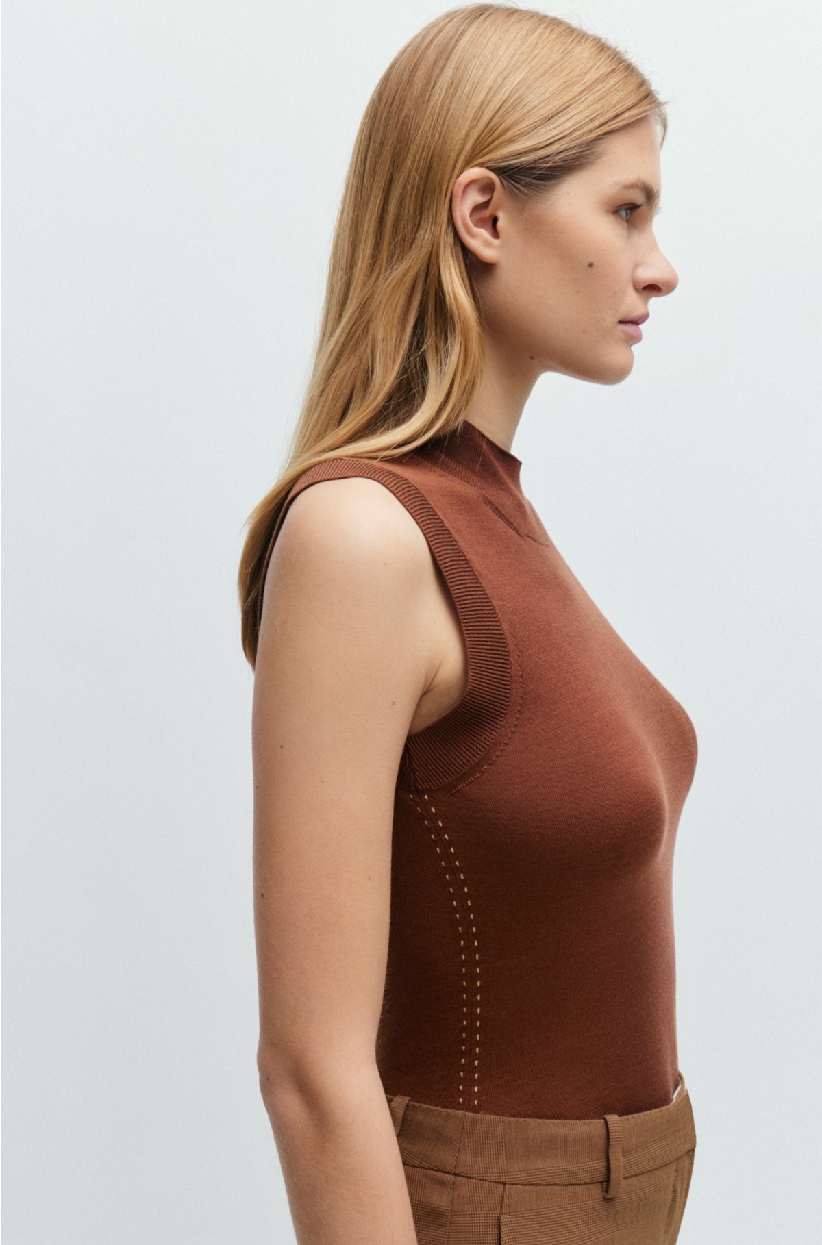 Sleeveless top in silk with mock neckline, Brown