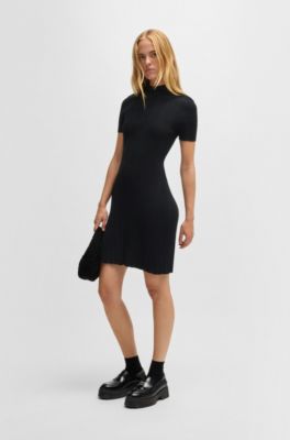 Slim-fit jurk van cr&ecirc;pe met onregelmatige ribstructuur, Zwart