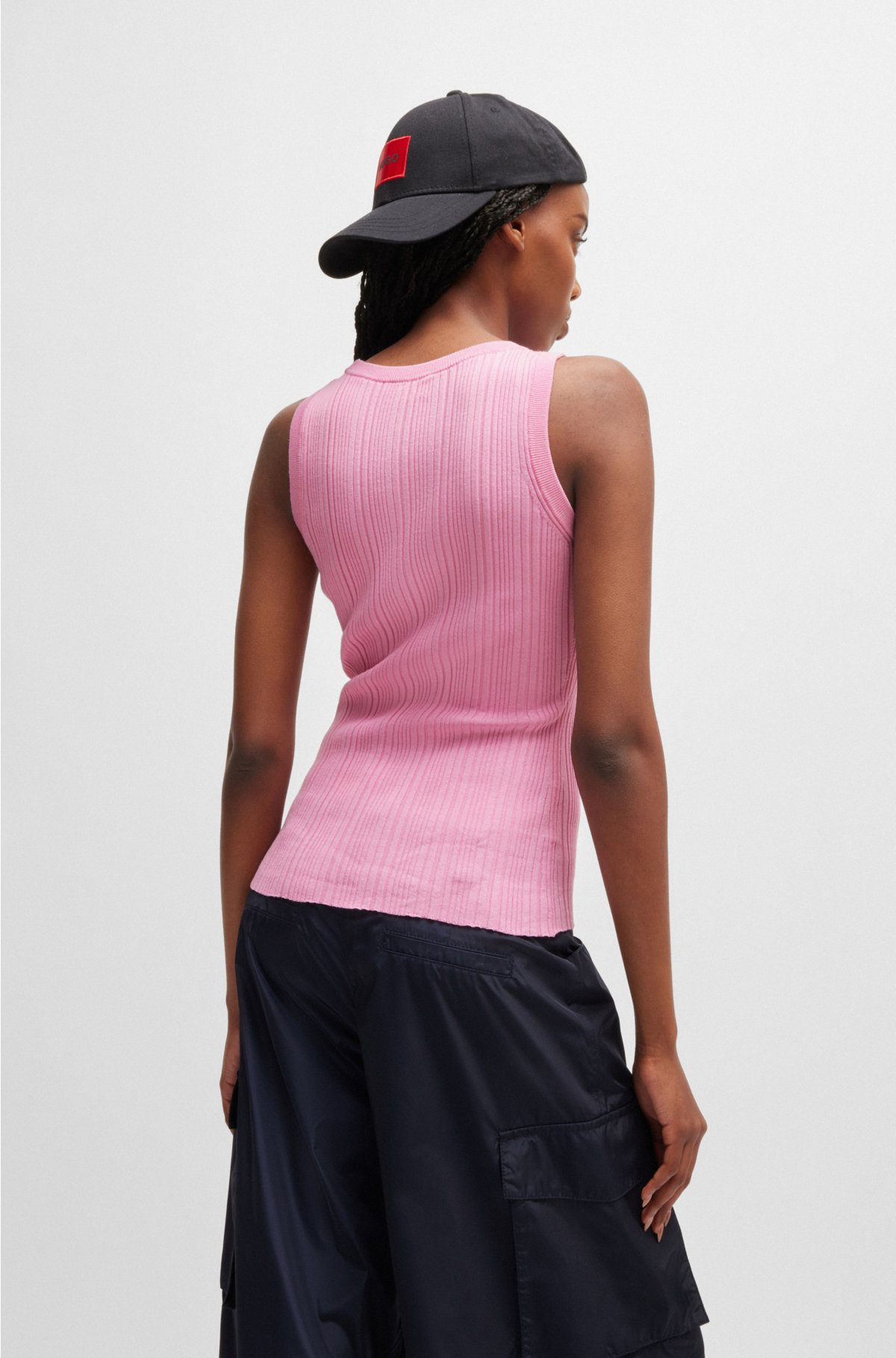 Slim-fit sleeveless top with irregular ribbed structure, Pink