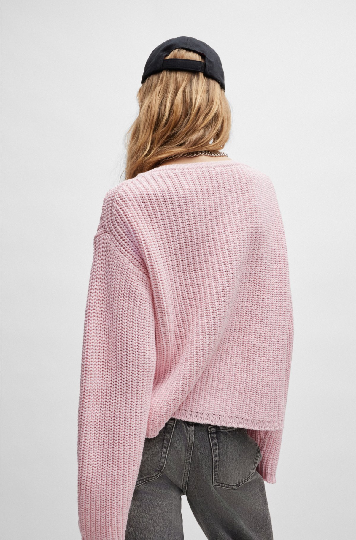 Oversized-fit long-sleeved sweater with V neckline, light pink