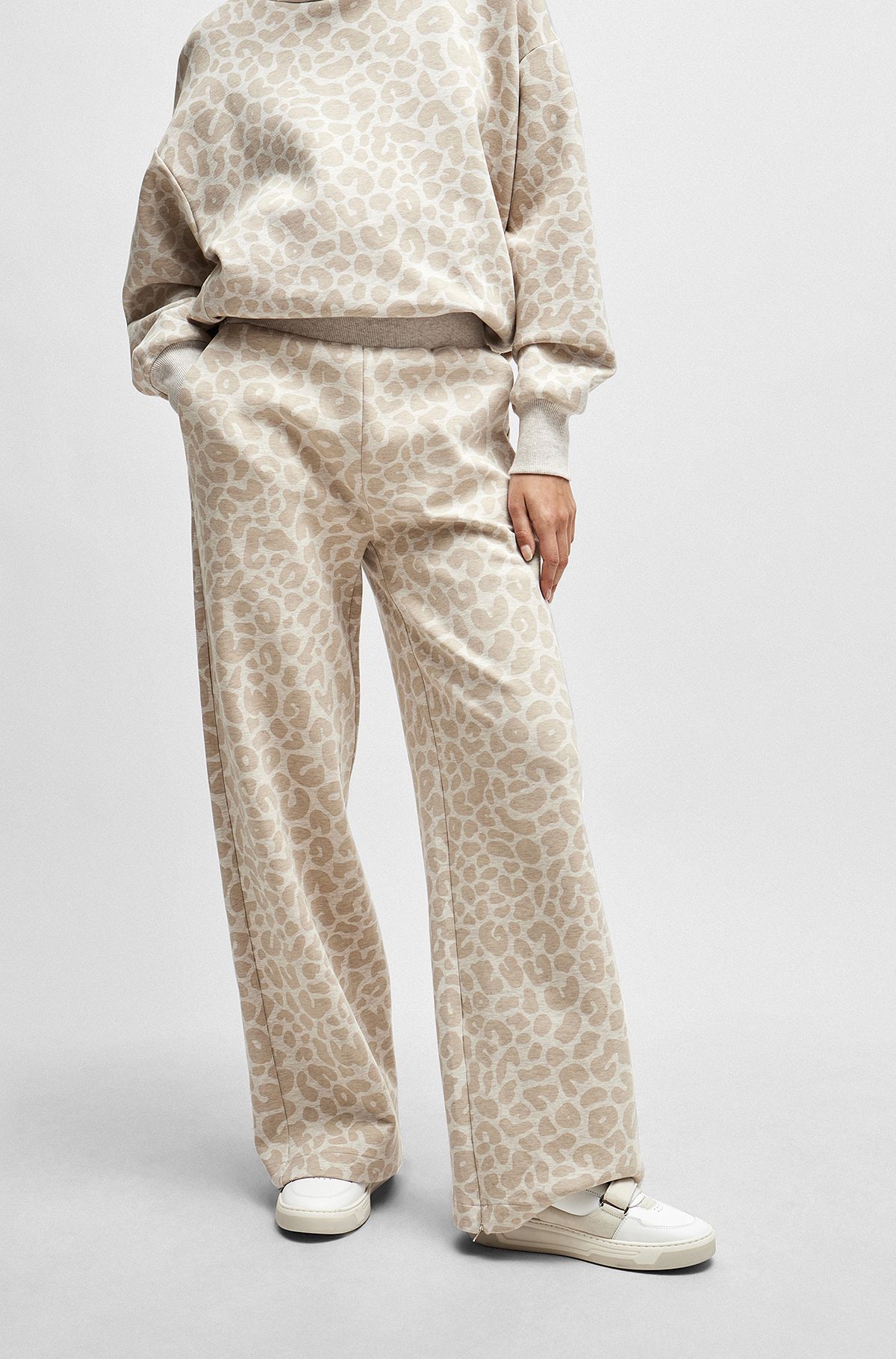 NAOMI x BOSS-tracksuit-bukser med leopardmønster i bomuldsblanding, Beige mønstret