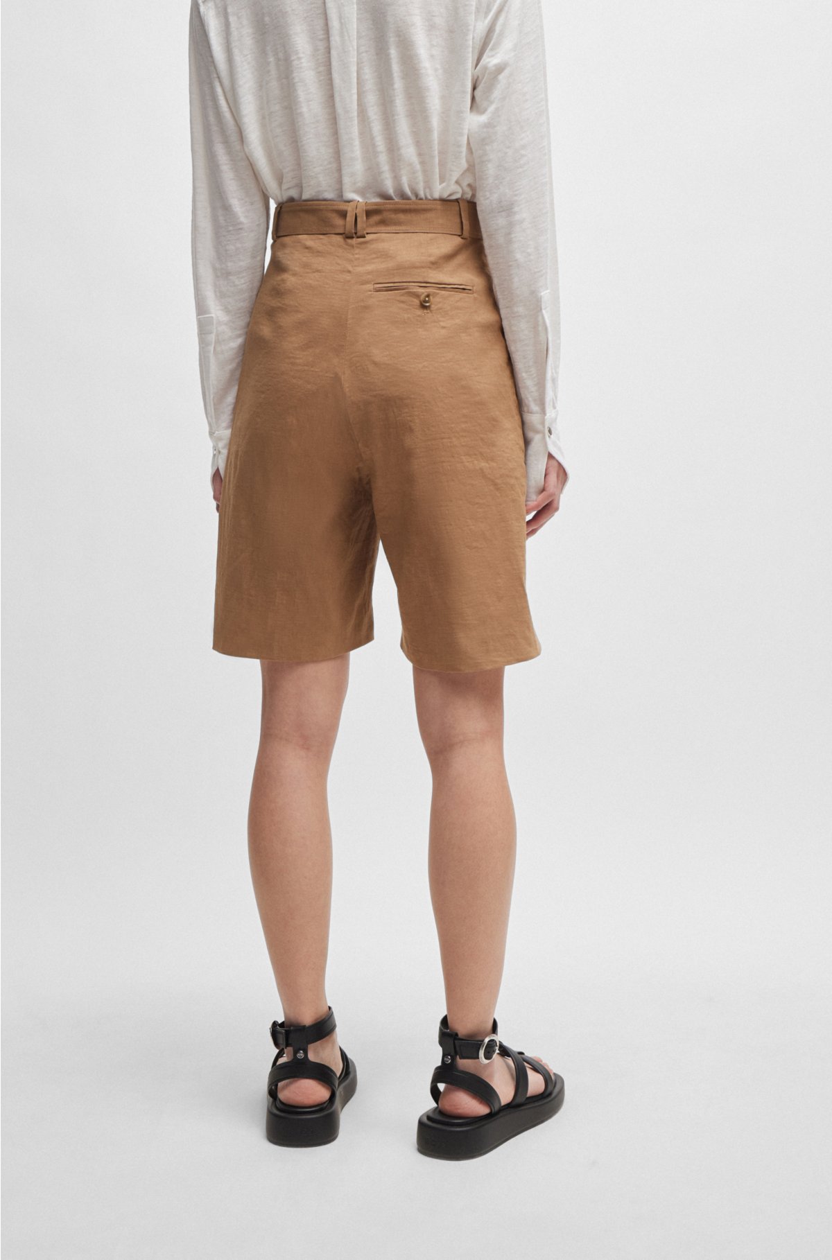 Relaxed-fit shorts in a stretch linen blend, Brown