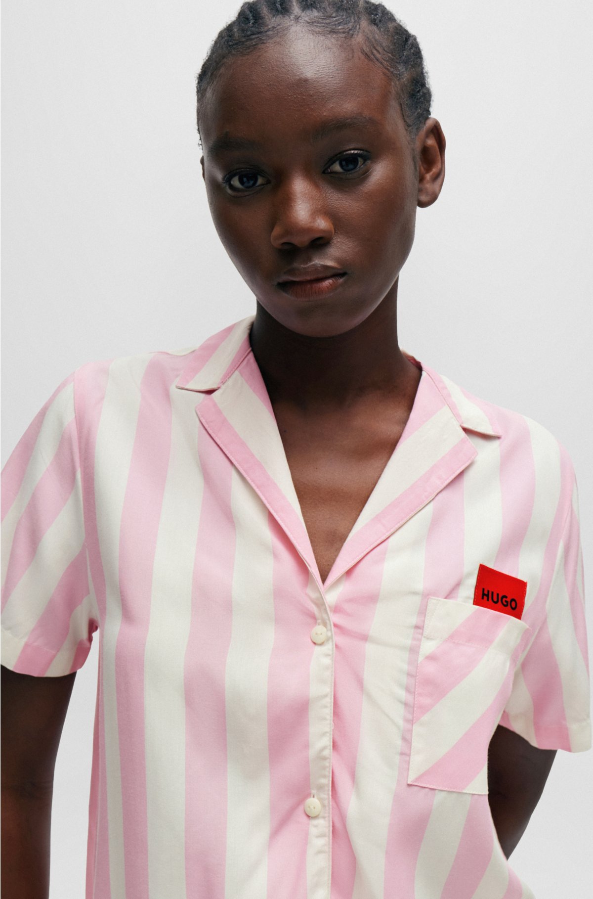 Patterned pyjama shirt with red logo label, Pink