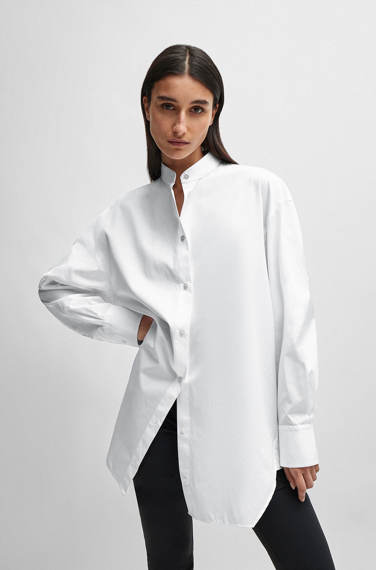 Naomi x BOSS lange katoenen blouse met kreukvrij effect, Wit