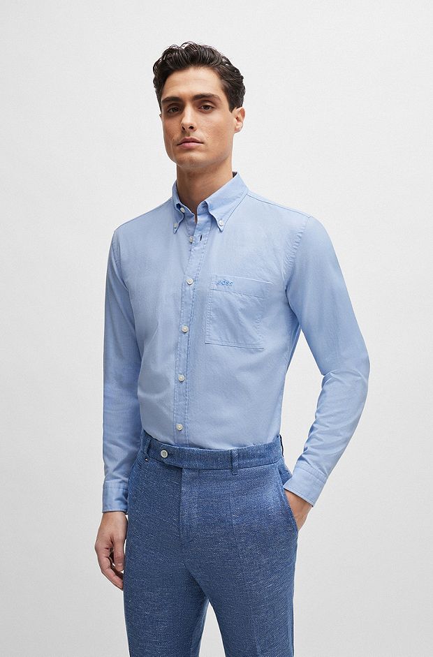 Chemise Slim Fit en coton Oxford, avec col à pointes boutonnées, bleu clair