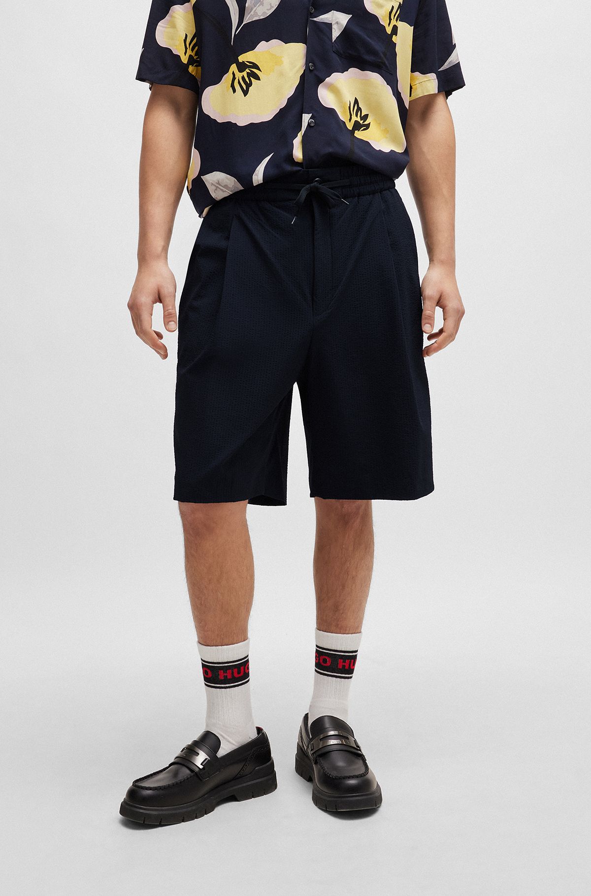 Performance-stretch seersucker shorts with drawstring waist, Dark Blue