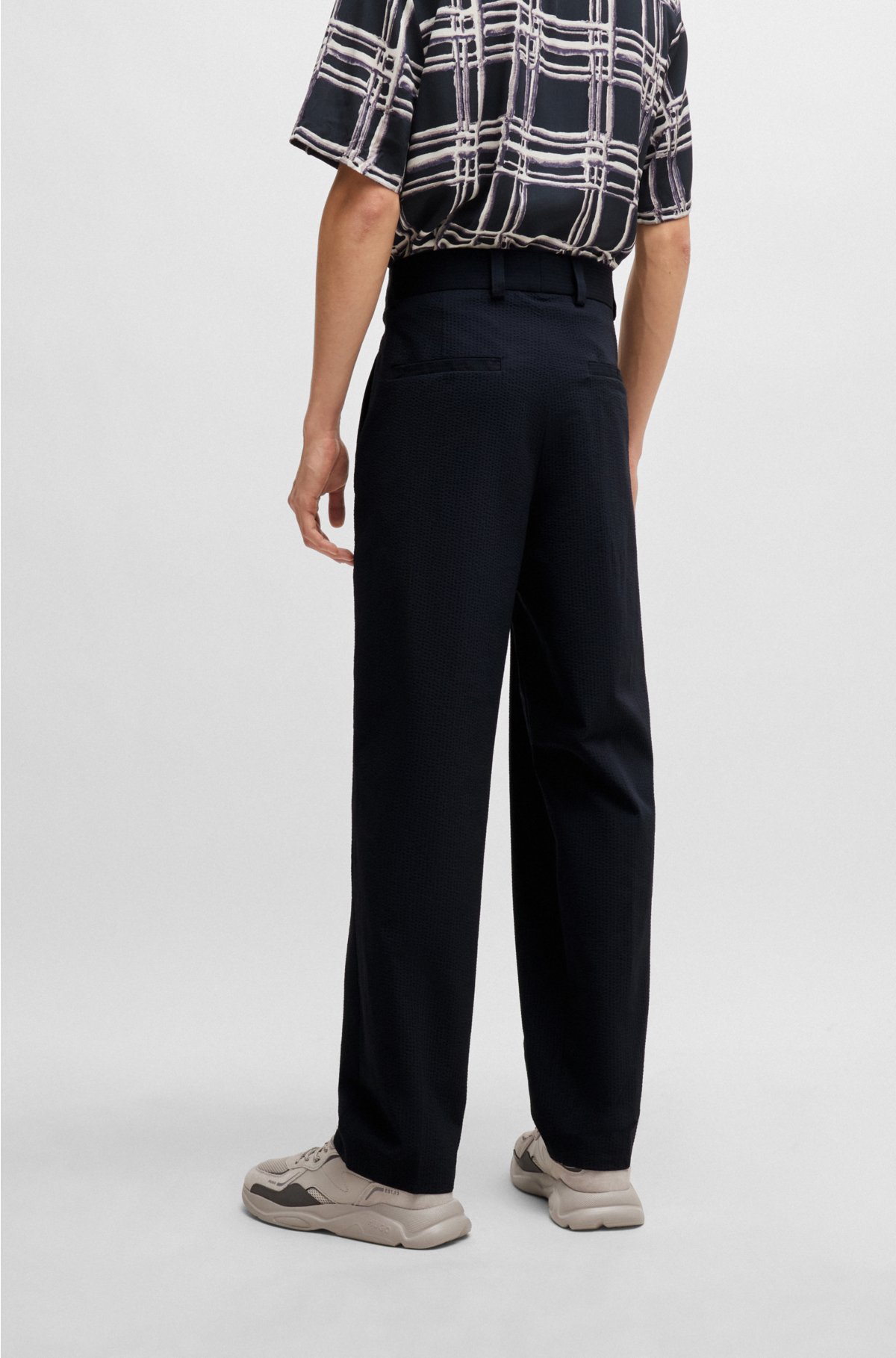 Modern-fit trousers in stretch seersucker blend, Dark Blue