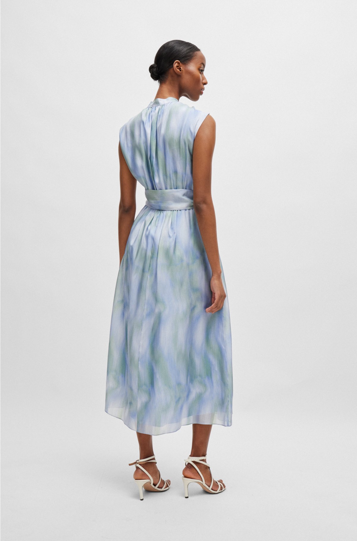 Short-sleeved dress in silk with stripe print, Blue Patterned