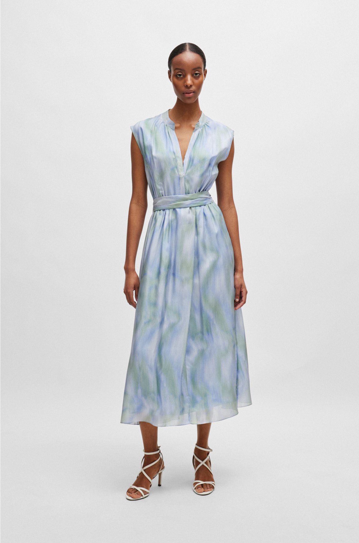 Short-sleeved dress in silk with stripe print, Blue Patterned